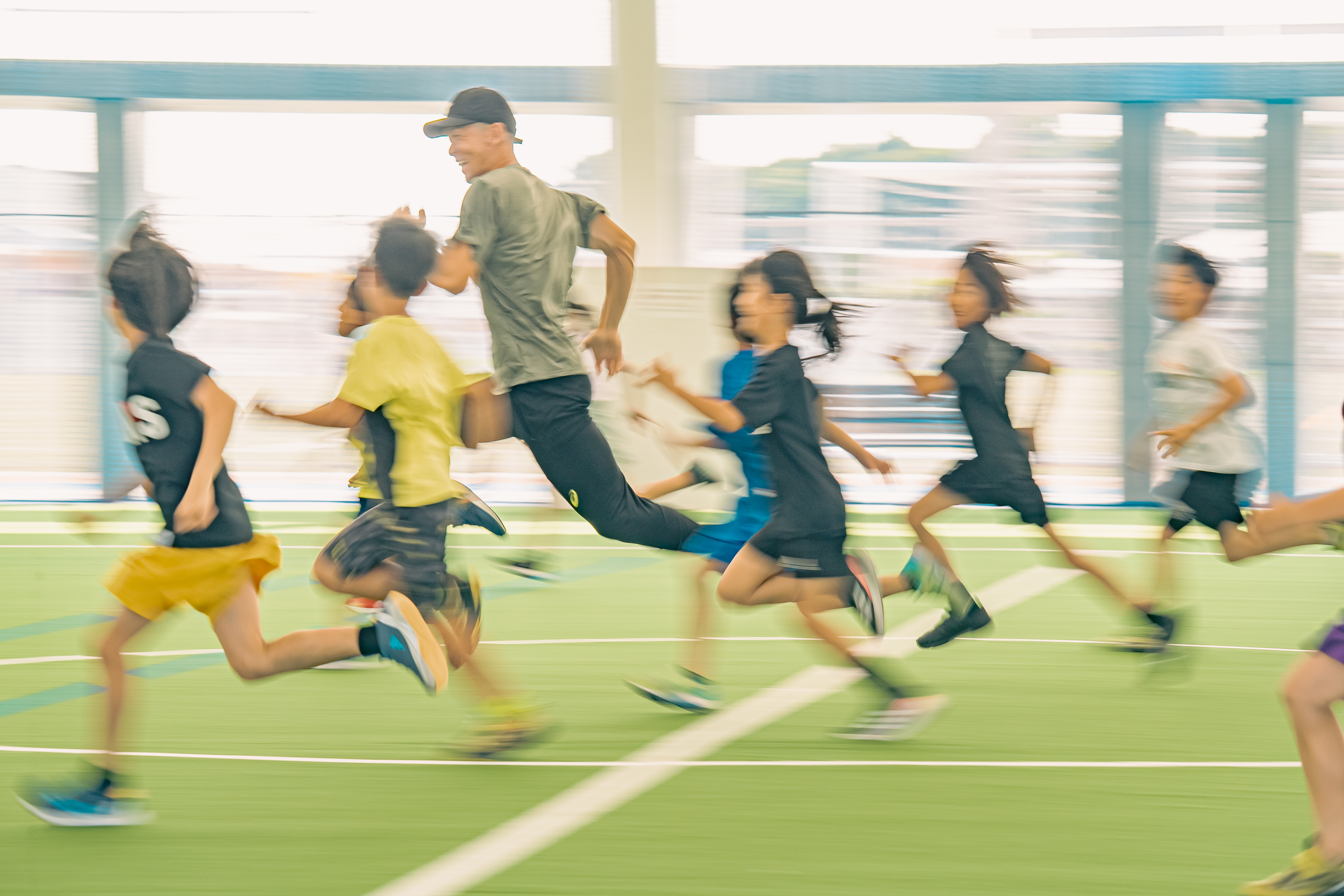 子どもたちが走っている様子